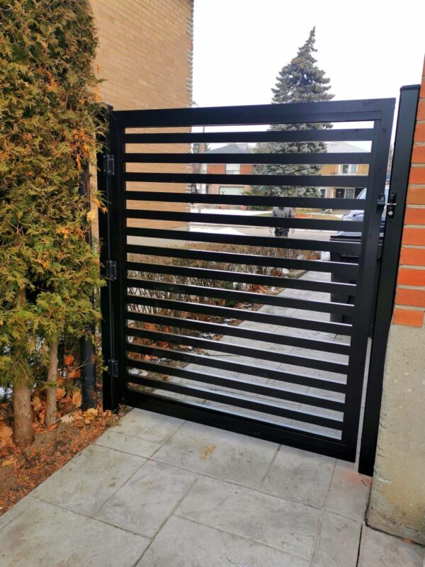 Semi Privacy Aluminum Gate